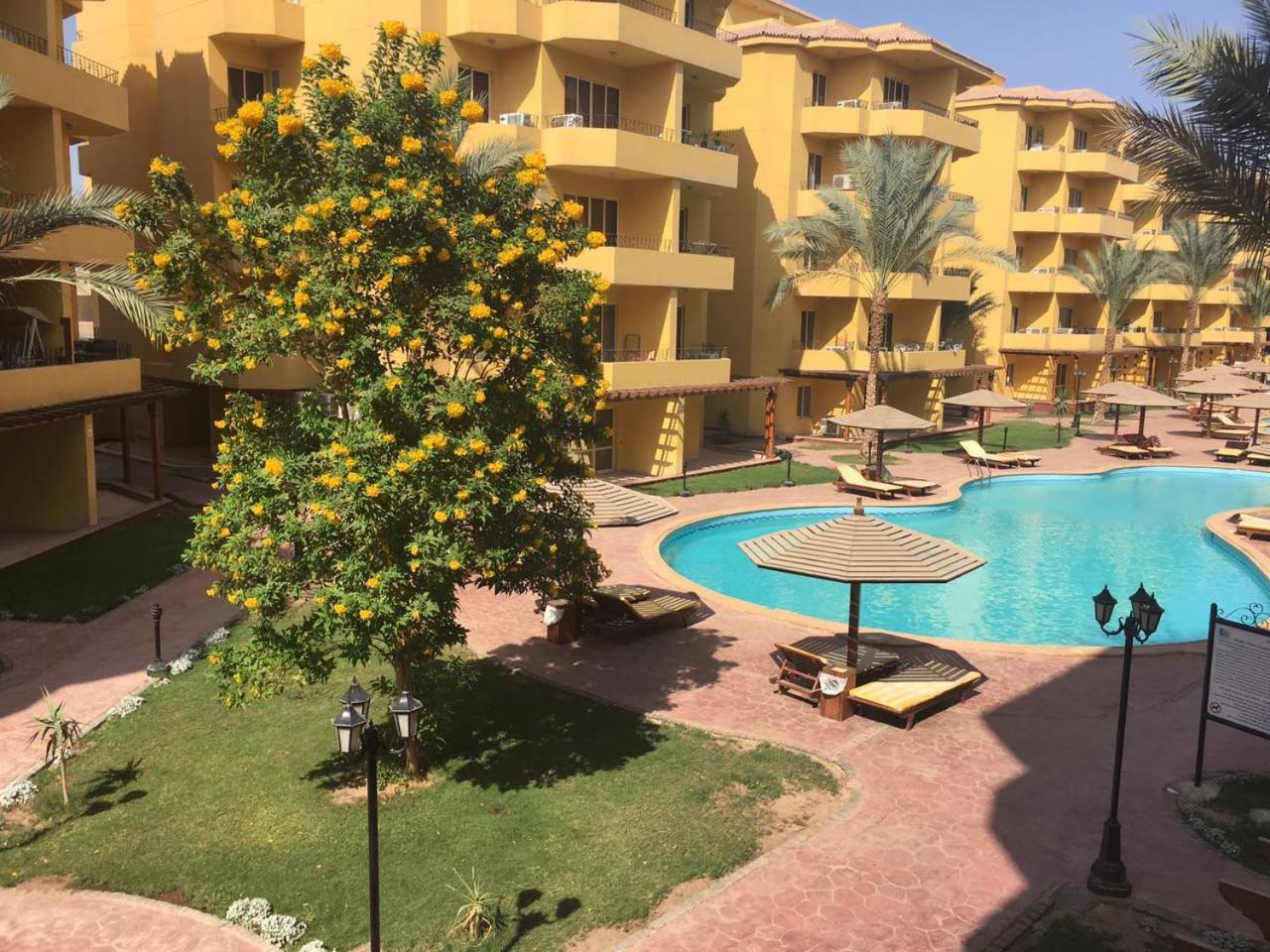 Pool View Apartment At British Resort - Unit 02 Hurghada Ngoại thất bức ảnh